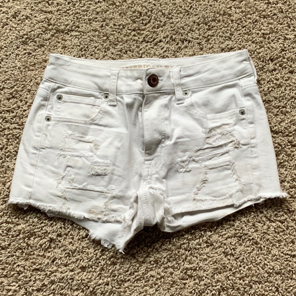 American Eagle White Distressed Women's Jean Shorts Size 2